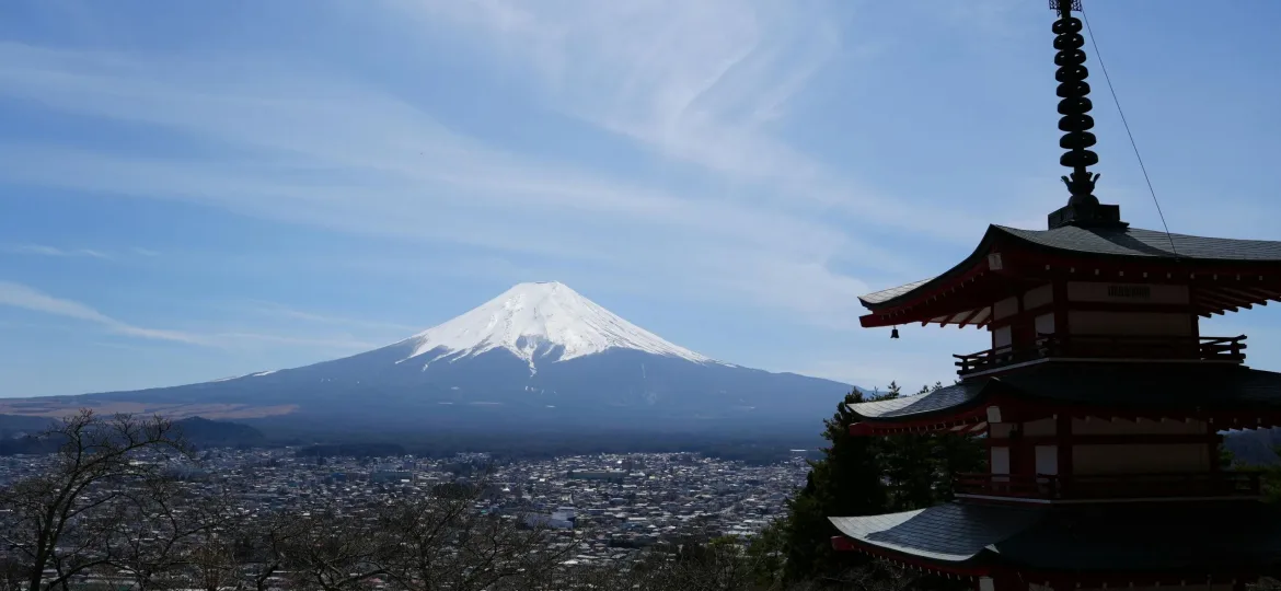 pexels-dmitry-romanoff-1151933996-22857144